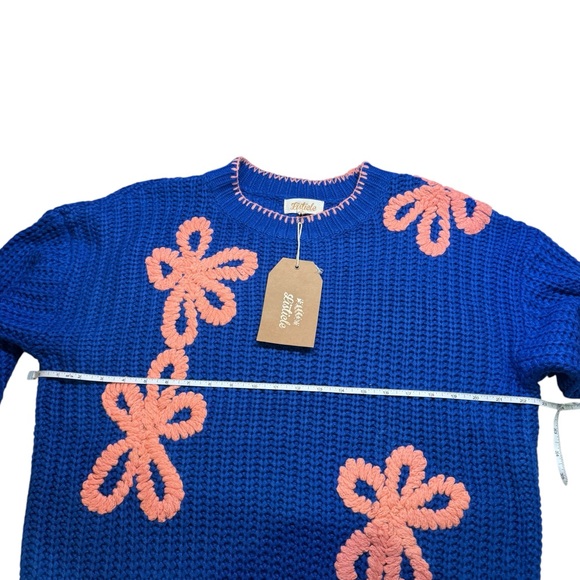 Listicle - Royal Blue Knit sweater with Coral knit Flowers - NWT - size M - Picture 3 of 10